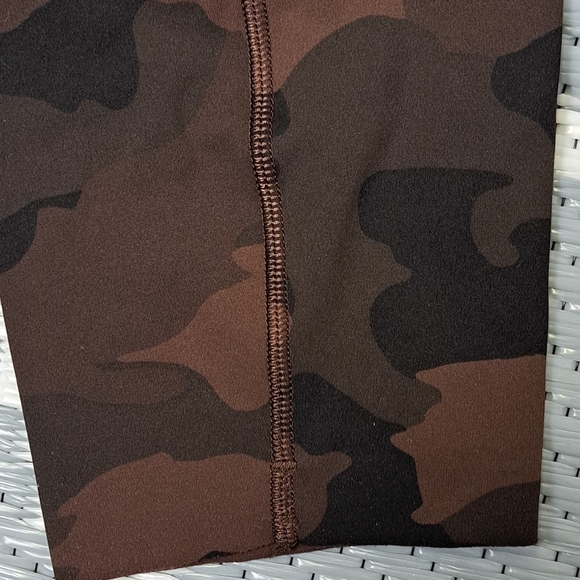 LULULEMON Fast and Free Tight II - Picture 14 of 14